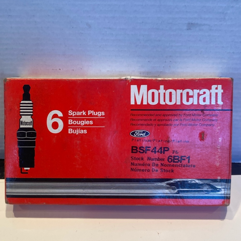 NIB Motorcraft 6 Spark Plugs, Platinum BSF44P